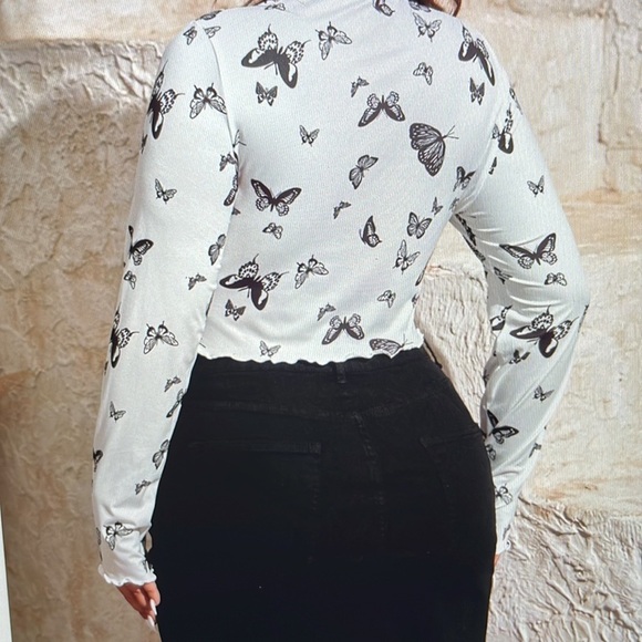 Women’s SHEIN Butterfly Crop Top Size 1X - Picture 6 of 6